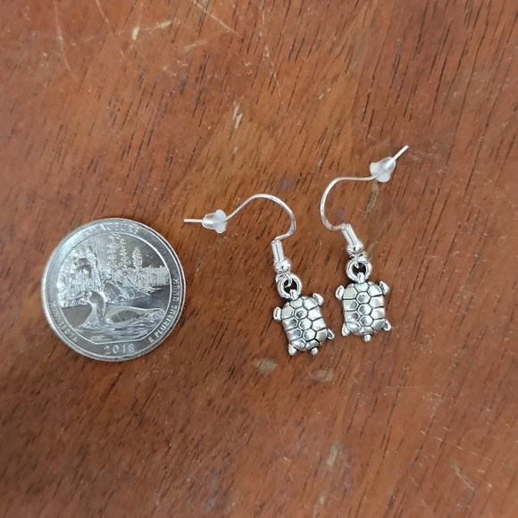 Turtle Earrings - Picture 1 of 1
